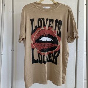 Graphic Tee Size M